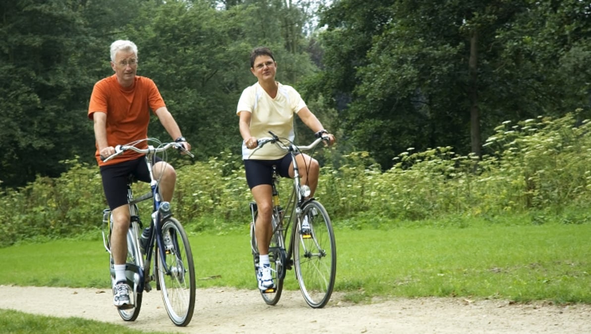 Fysisk aktivitet är positivt vid KOL. Efter årsskiftet startar en studie vid bland annat Akademiska som syftar till att öka förståelsen för varför vissa blir bättre av träning än andra. På sikt hoppas man kunna utveckla nya, mer individuellt anpassade läkemedelsbehandlingar. Foto: Mostphotos