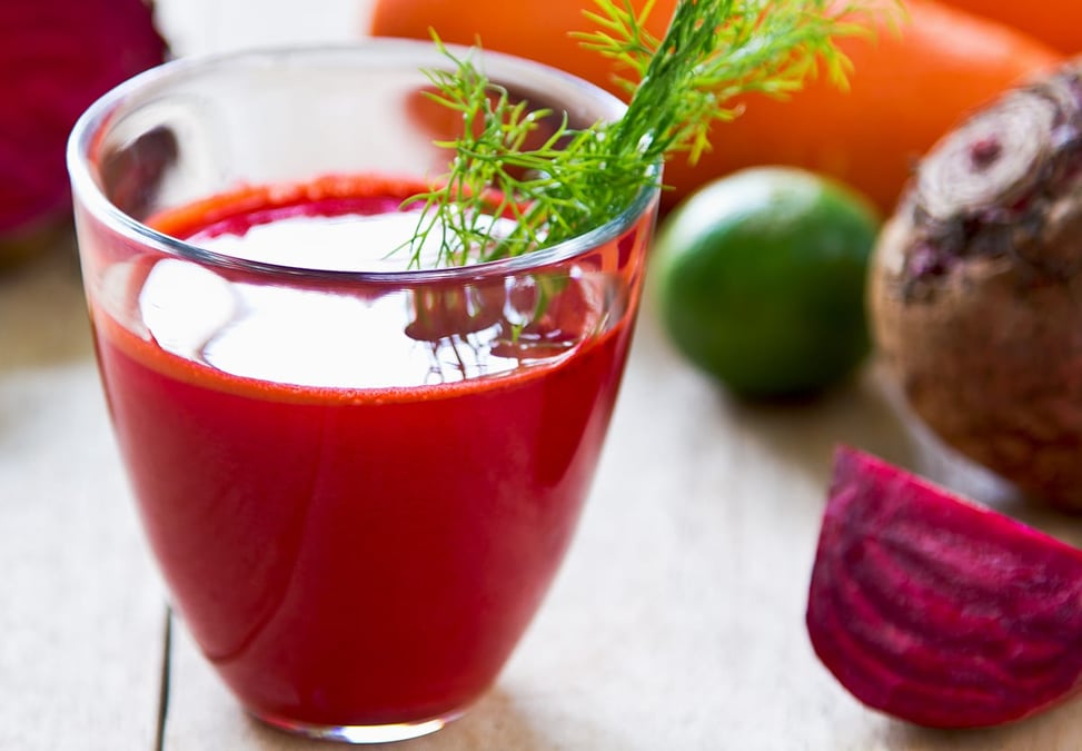 ​Ett regelbundet intag av rödbetsjuice har positiv effekt på hälsan hos patienter med den svåra hjärt-lungsjukdomen PAH. Det framgår av en patientstudie på Akademiska sjukhuset.