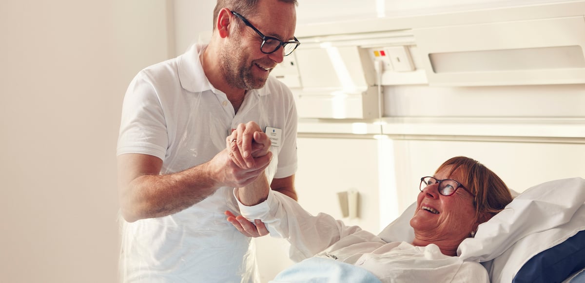 Smärtombud har funnits tidigare på Akademiska sjukhuset, men funktionen har "legat i träda" sedan 2014. Nu återinförs den som ett led patientsäkerhetsarbetet för mer personcentrerad vård. Fotograf: Johan Alp (genrebild vårdsituation)