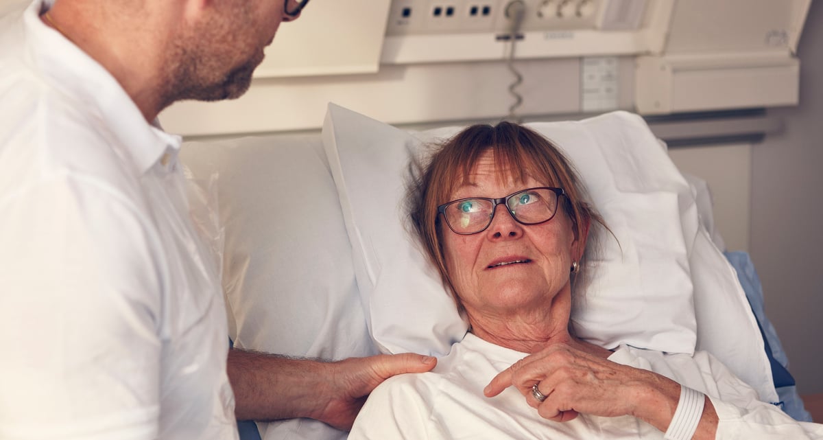 Fyra nya akutvårdplatser öppnas inom geriatriken på Akademiska sjukhuset 24 mars. Syftet är att skapa en snabbare vårdkedja för patienter med ett geriatriskt behov, men också att korta vårdtiderna på akutmottagningen. Foto: Johan Alp (genrebild)