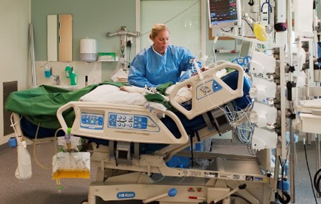 Vård av brännskadad patient på brännskadecentrum, Akademiska sjukhuset