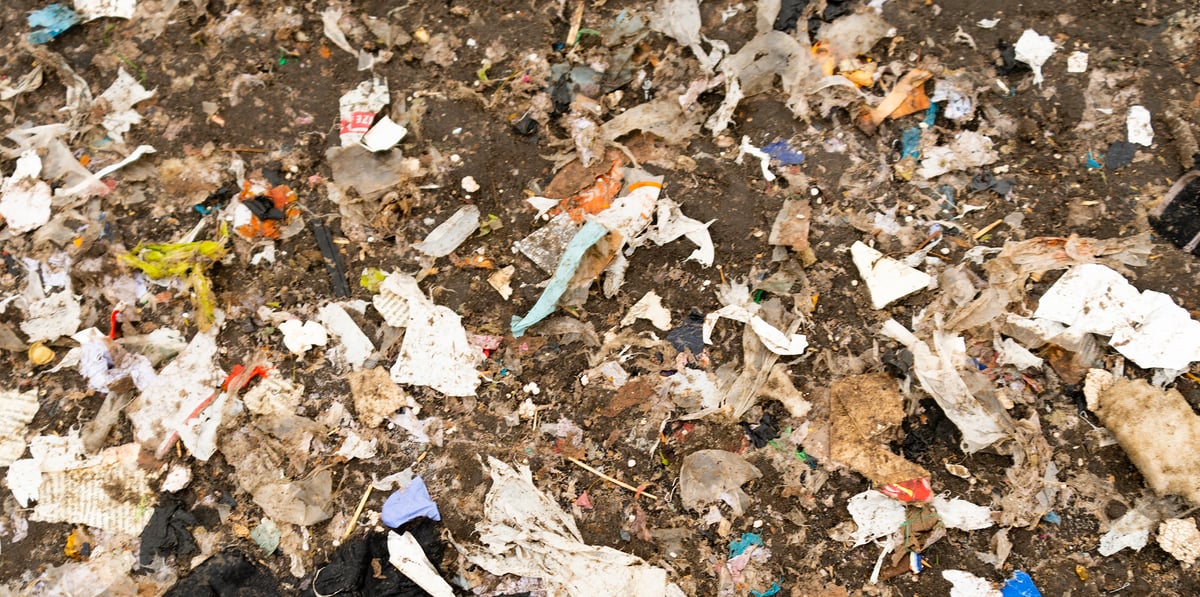 Det finns fler än 150 000 kända kemikalier och användningen ökar stadigt. Detta kan bidra till att fler drabbas av MS. En studie ledd av forskare i Uppsala ska undersöka vilken roll miljögifter, livsstil, ärftlighet och molekyler i blodet spelar. Foto: Mostphotos