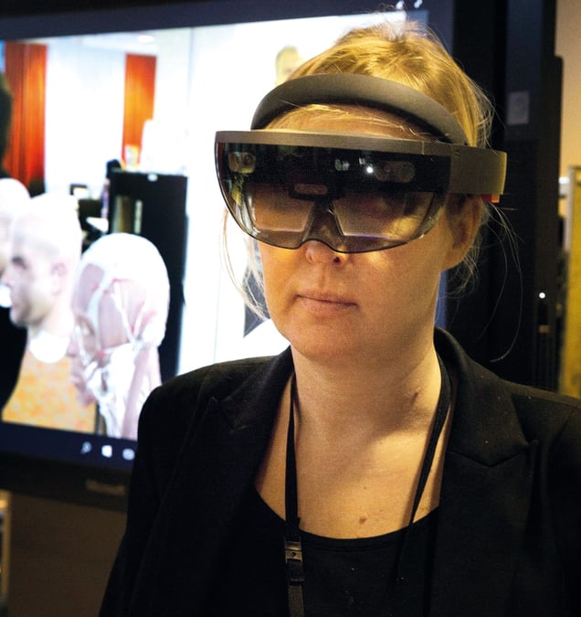 Tredimensionell visualisering inför canceroperationer . På bilden syns Anna-Karin Haylock, öron-näs-halsläkare.