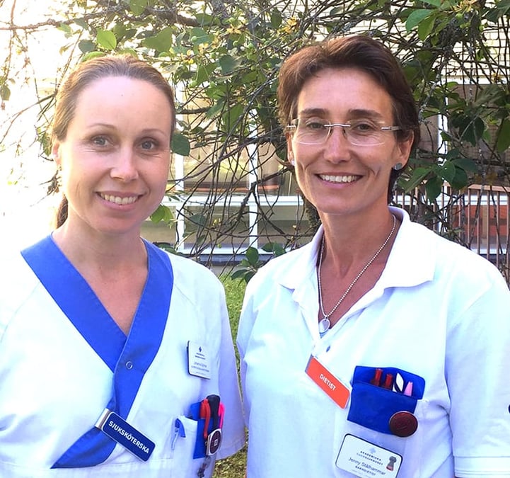 Nutritionsscreening införs på Akademiska barnsjukhuset för att upptäcka barn som riskerar undernäring. På bilden syns Johanna Sjömar (vänster) och Jenny Stålhammar, som båda arbetar med screeningen.