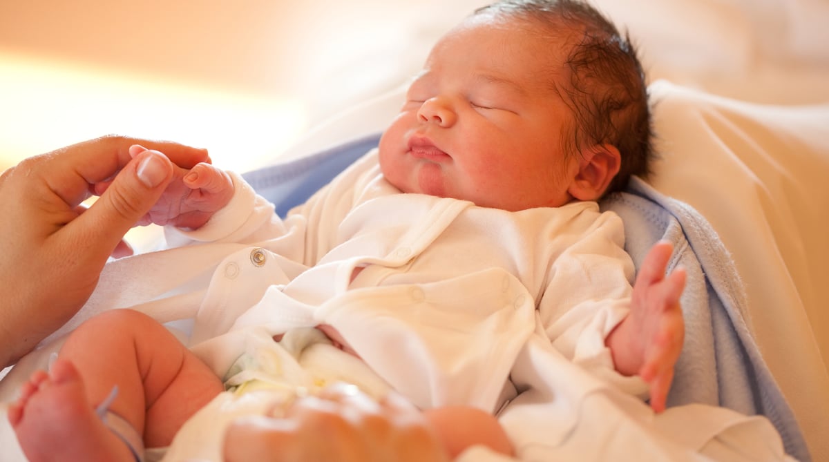 I en ny studie ska forskare utvärdera om ökad kunskap från blodprover av nyfödda, så kallade PKU-prov, kan underlätta förståelsen av akut lymfatisk leukemi hos barn. Genrebild: Mostphotos