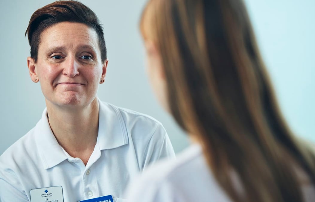 Många kvinnor med endometrios är sjukskrivna i långa perioder. I vår inleds en studie på Akademiska inriktad på mer aktiva, långsiktiga rehabiliteringsinsatser.