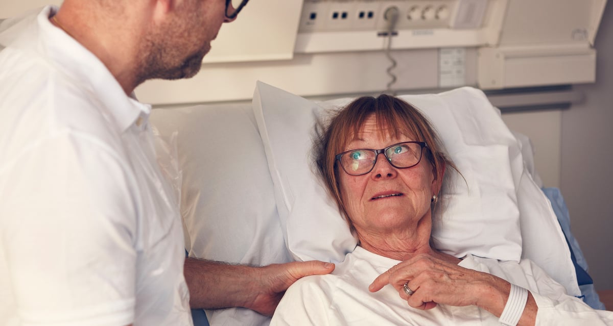 I en planerad studie på Akademiska ska man utvärdera om omvårdnadsronder kan öka möjligheten att bedriva personcentrerad vård även för medvetslösa och sövda patienter som inte kan föra sin egen talan. Fotograf: Johan Alp