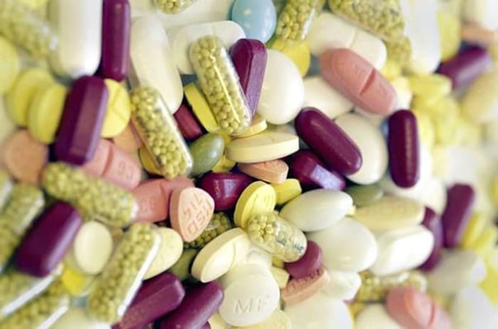 Läkemedelsbiverkningar kan förebyggas med bättre screening av patientjournaler, visar en rapport från Akademiska sjukhuset.