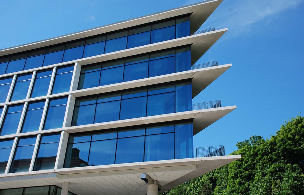 Enligt rapporten "Inflytande på plats" får Psykiatrin vid Akademiska sjukhuset både ris och ros från patienter/brukare när det gäller information, delaktighet och kontinuitet.