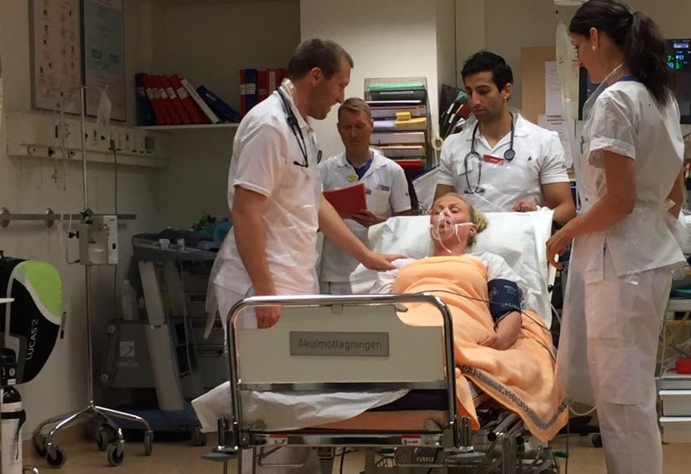 I akutrummet omhändertas patienter med akuta tillstånd. På bilden syns Martin Wohlin, Mattias Taflin och Shamim Nowrouzi (läkare), Gry Östling (undersköterska) och Astrid Olsson (sjuksköterska).