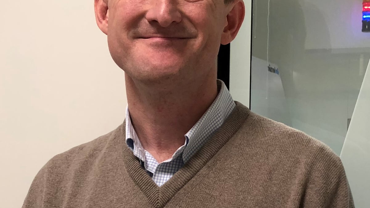 Mattias Paulsson, apotekare inom avdelningen läkemedel och farmaci, Akademiska sjukhuset