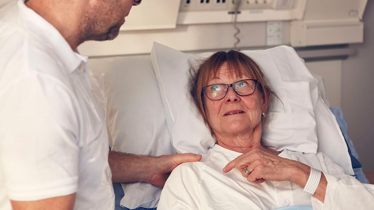 I det förebyggande arbetet mot fall och fallskador på Akademiska ingår individuella fallriskbedömningar så snart som möjligt efter att en patient skrivits in.