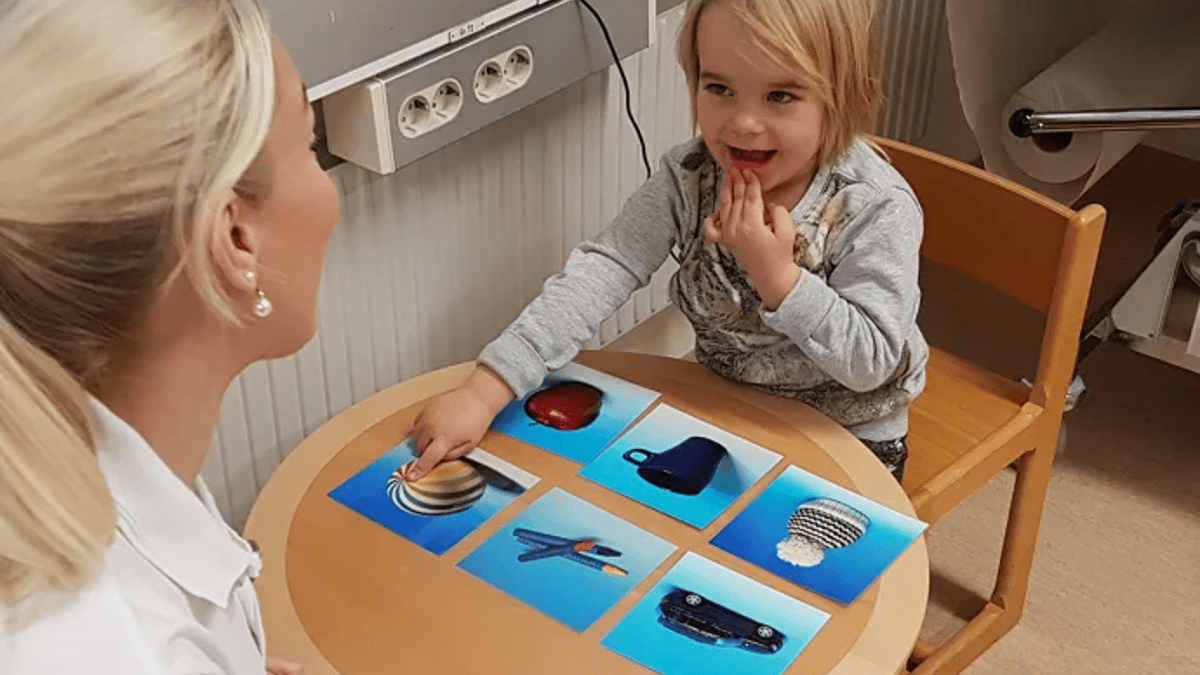 Screening för språkstörning hos barn kan tidigareläggas enligt en ny forskningsstudie på Akademiska sjukhuset. Idag görs screeningen på barnavårdscentraler vid 3 eller 2,5 års ålder.