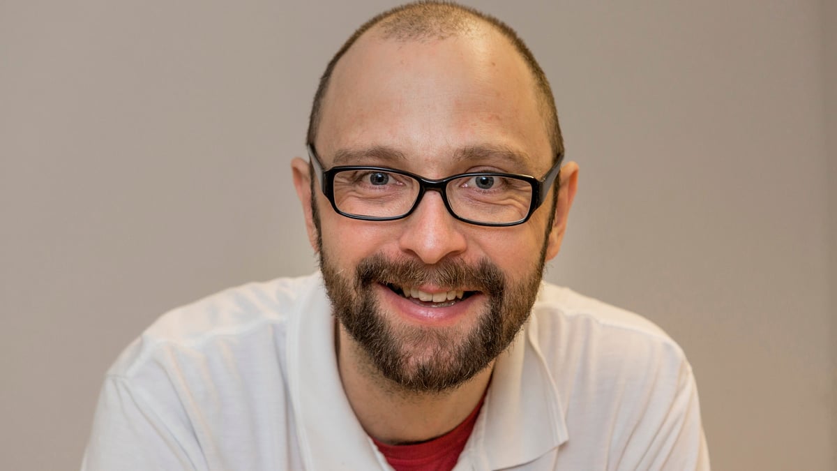 Daniel Muder, handkirurg på Akademiska sjukhuset