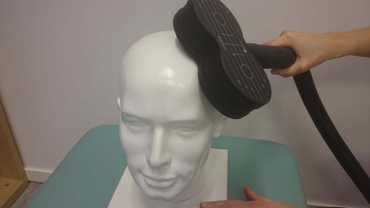 Magnetstimulering prövas mot rösthallucinationer vid psykos. Behandlingsmetoden innebär att hjärnan stimuleras med korta snabbt upprepande magnetpulser.