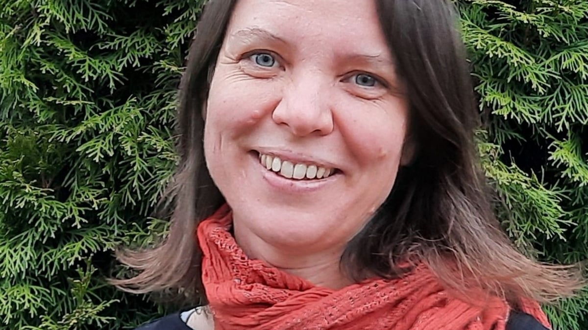 Hanna Mogensen, sjuksköterska på uppföljningsmottagningen vid sektionen för onkologi på Akademiska sjukhuset och forskare inom epidemiologi vid Uppsala universitet