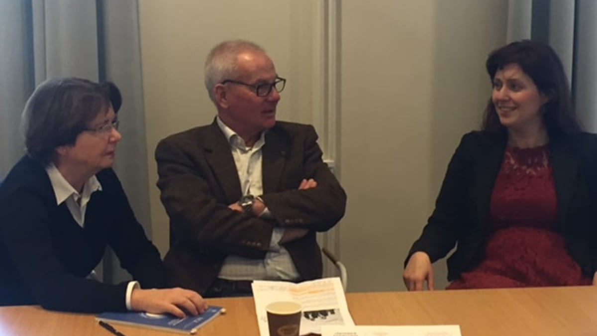 Gun Heimer, professor på NCK, Per Elowsson, sjukhusdirektör Akademiska sjukhuset, och regionrådet Vivianne Macdisi (S) är engagerade i utbildningssatsningen "Våld mot kvinnor" som startar på Akademiska sjukhuset 4 december.