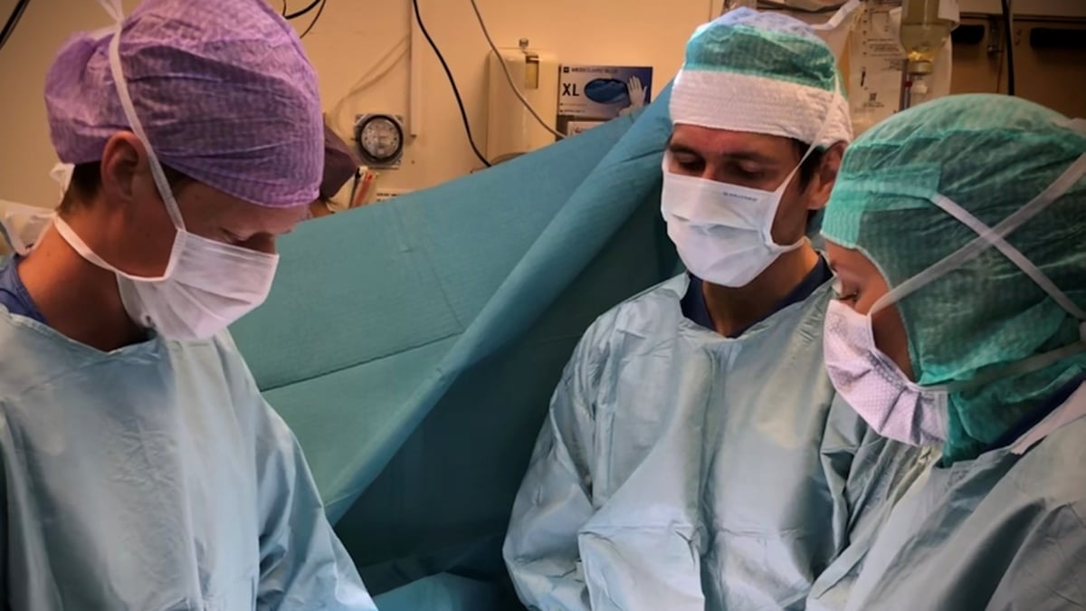 En multicenterstudie från Akademiska sjukhuset visar att  en mer aggressiv kirurgisk behandling, där primärtumören tas bort trots spridning till andra organ, förlänger överlevnaden för patienter med neuroendokrina bukspottkörteltumörer, grad 1–2, jämfört med att inte operera.