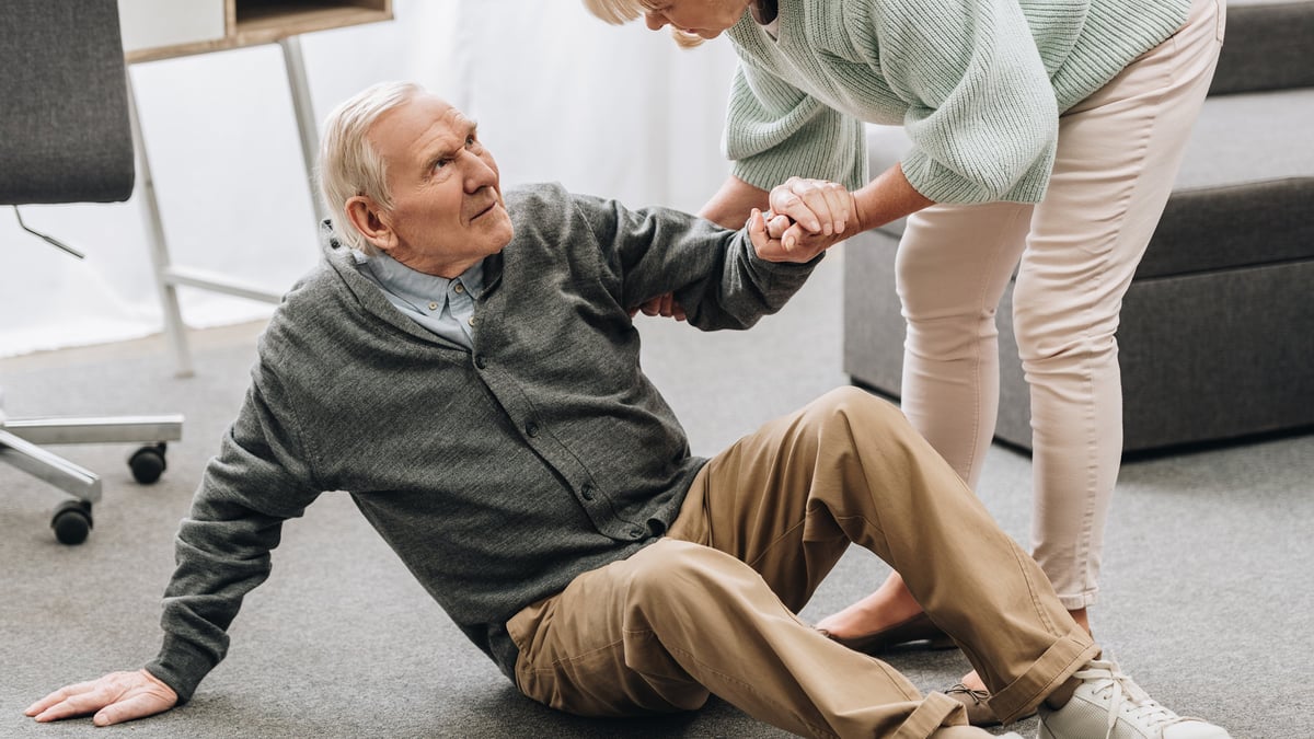 Personer med KOL, som behandlas med kortison, löper betydligt större risk att drabbas av benskörhet och därmed frakturer, enligt en forskningsstudie.