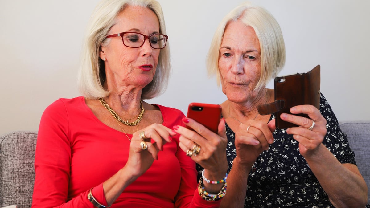 Fjärrprogrammerad ryggmärgsstimulering innebär att patienter med neuropatisk smärta, som behandlas med ryggmärgsstimulering,  slipper resa och komma till mottagningen på Akademiska sjukhuset varje gång något behöver justeras. Foto: Mostphotos