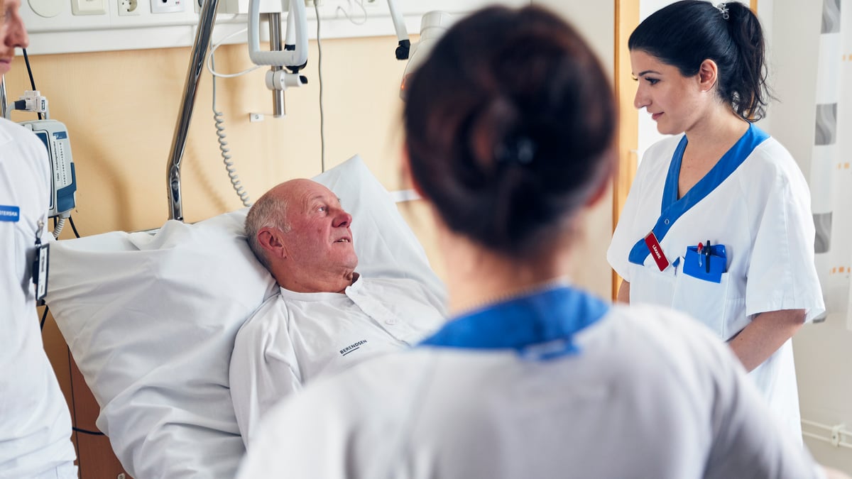 Mantelcellslymfom är en av de tio vanligaste undergrupperna av lymfom; en kronisk cancersjukdom där prognosen är dålig på lång sikt. Cytostatika ersätts allt oftare med målstyrda läkemedel. En nordisk studie vid bland annat Akademiska sjukhuset visar att uppföljning gör det möjligt att pausa och återuppta behandlingen för patienter med återfall, beroende på hur patienten svarar. (Genrebild från BOT, Akademiska sjukhuset)