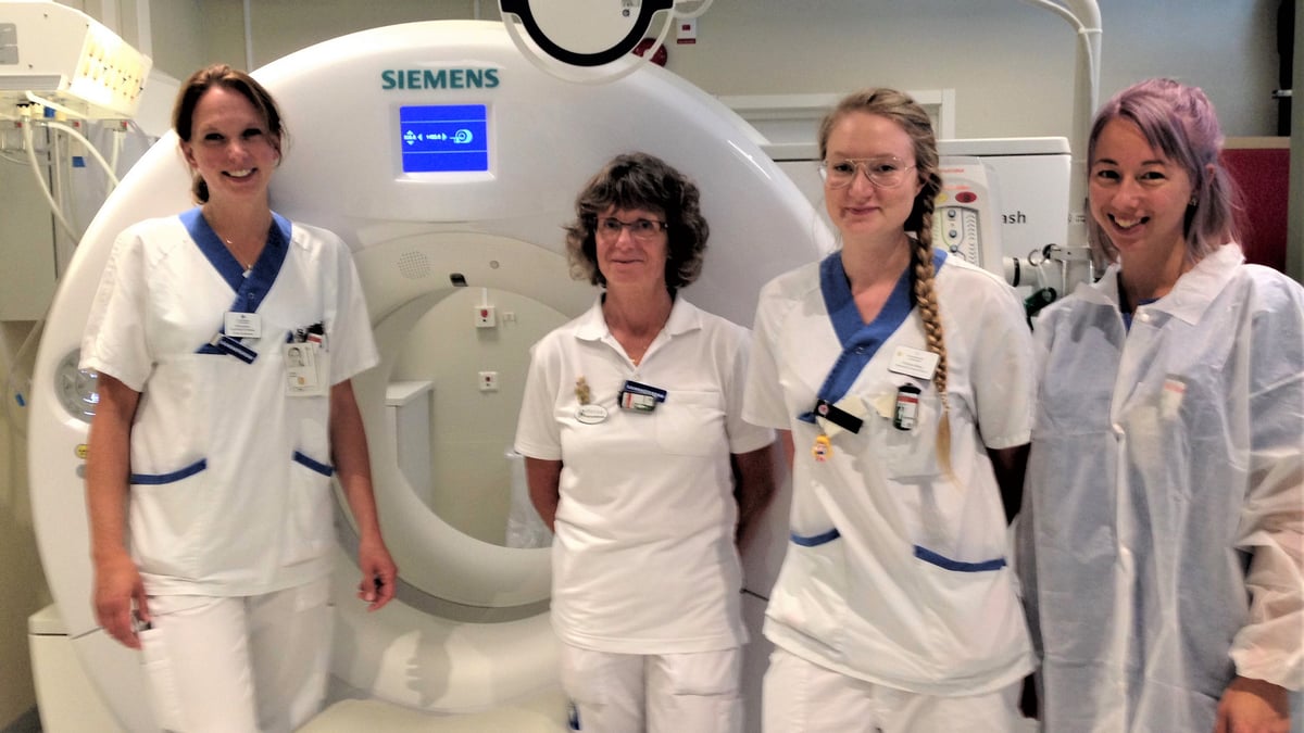 Deltagarna i SCAPIS-studien genomgick bland annat undersökning med datortomografi (skiktröntgen) av lungorna, enstaka snitt genom buken och lår samt fullständig undersökning av kranskärlen. På bilden syns Anna, Monica, Kristina och Amanda, röntgensjuksköterskor inom BFC. Foto: Maria Storgärds