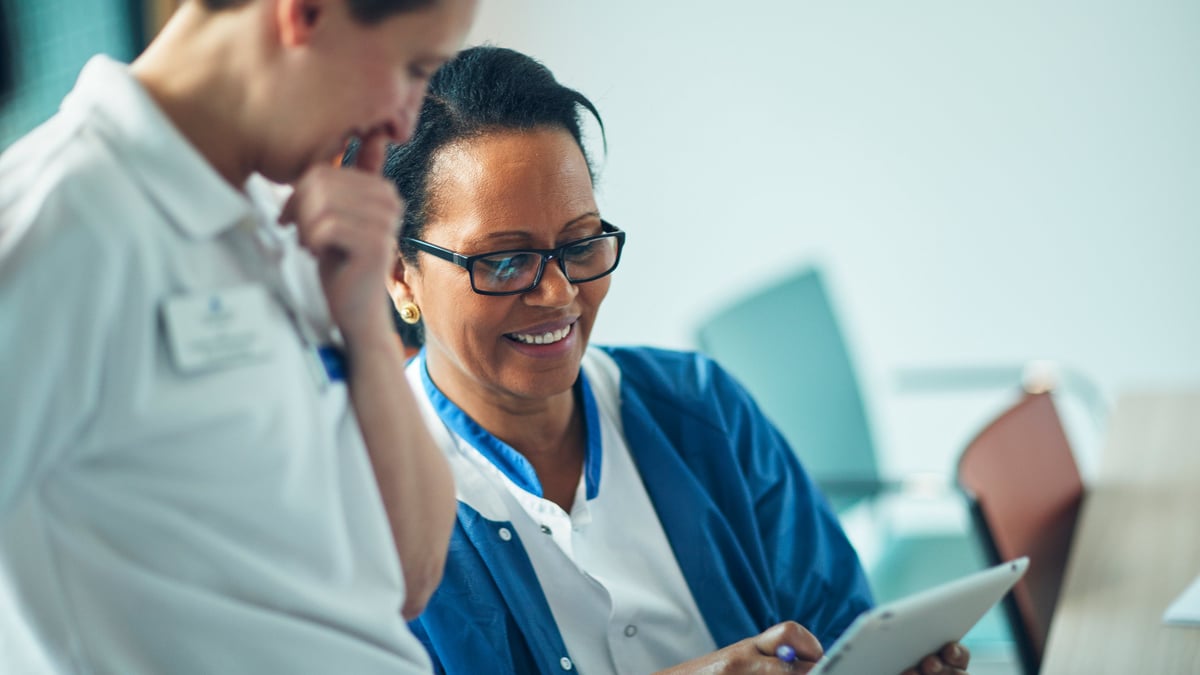 Professionssteget som lanserades 2018 har skapat trygghet för nyexaminerade sjuksköterskor enligt en utvärdering.