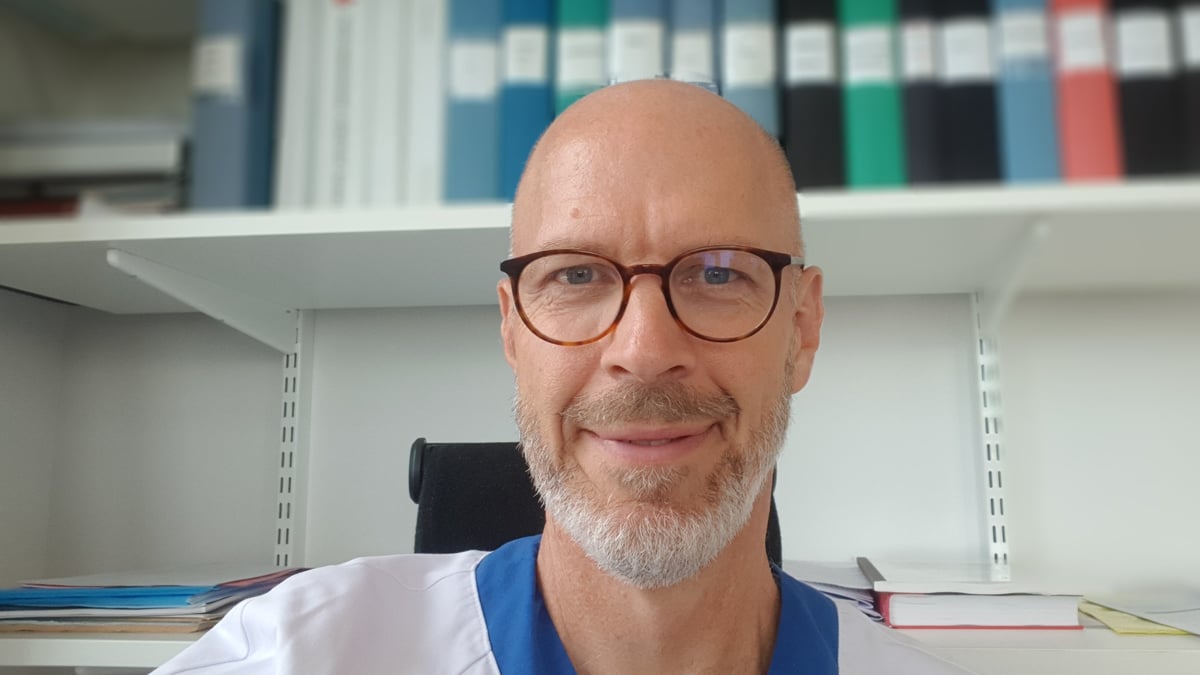 Mattias Mattsson, överläkare inom hematologi vid Akademiska sjukhuset
