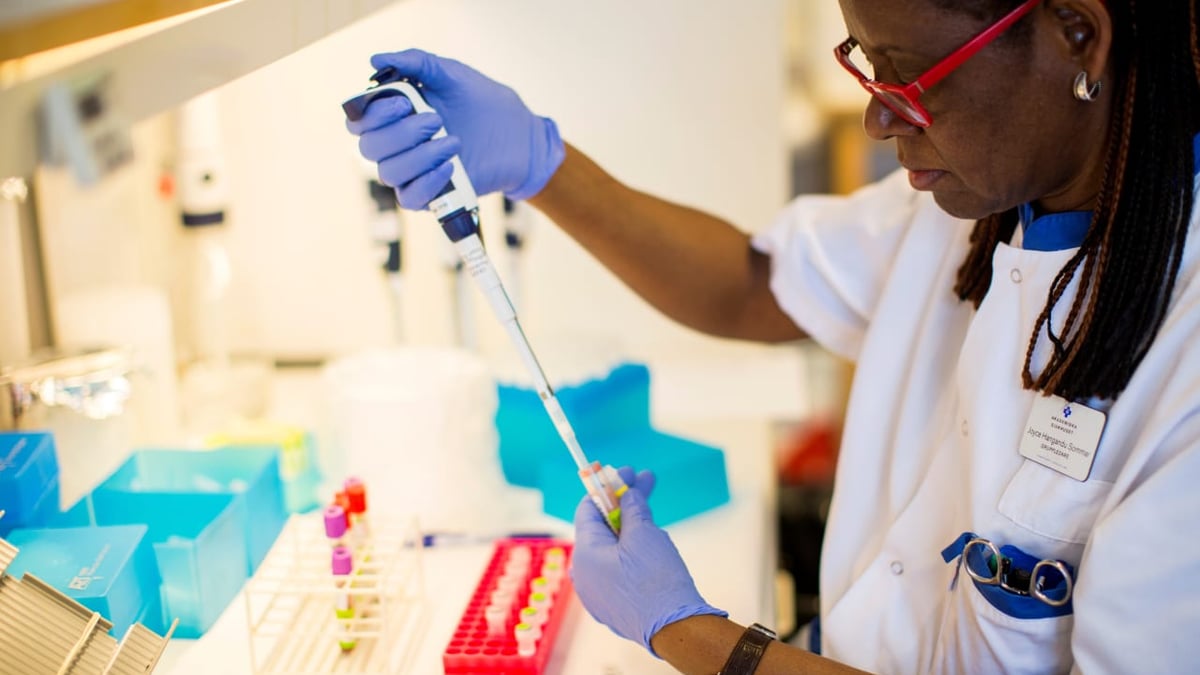 Snabbare diagnostik. Med helexomsekvensering kan man analysera hela arvsmassan via ett blodprov, i ett test. Foto: SciLifeLab