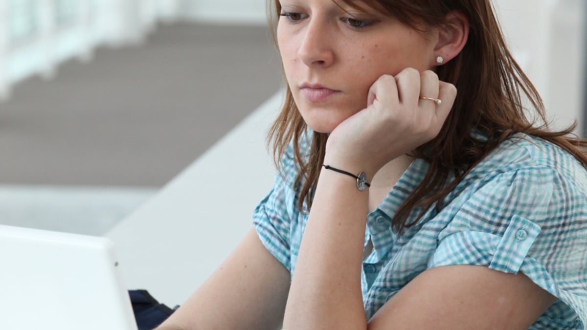 Tack vare flera webbsatsningar har väntetiden till vård minskat inom neuropsykiatrin. Införandet av en webbtidbok har gjort att endast två procent som bokar tid själva uteblir från besök.