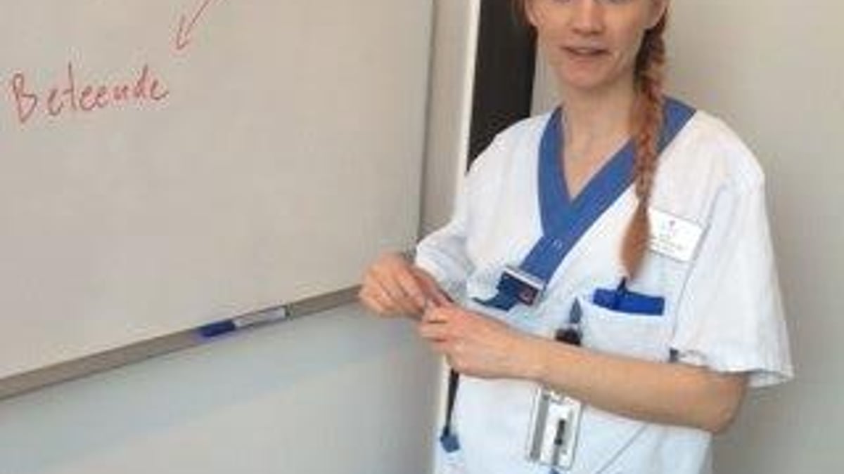 Akademiska erbjuder KBT-behandling i grupp för patienter med bipolärt syndrom. På bilden syns Linnea Molin, psykolog på affektiva behandlingsenheten.