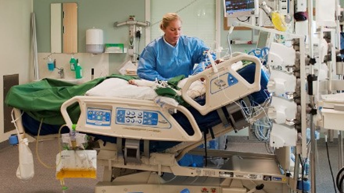 Vård av brännskadad patient på brännskadecentrum, Akademiska sjukhuset