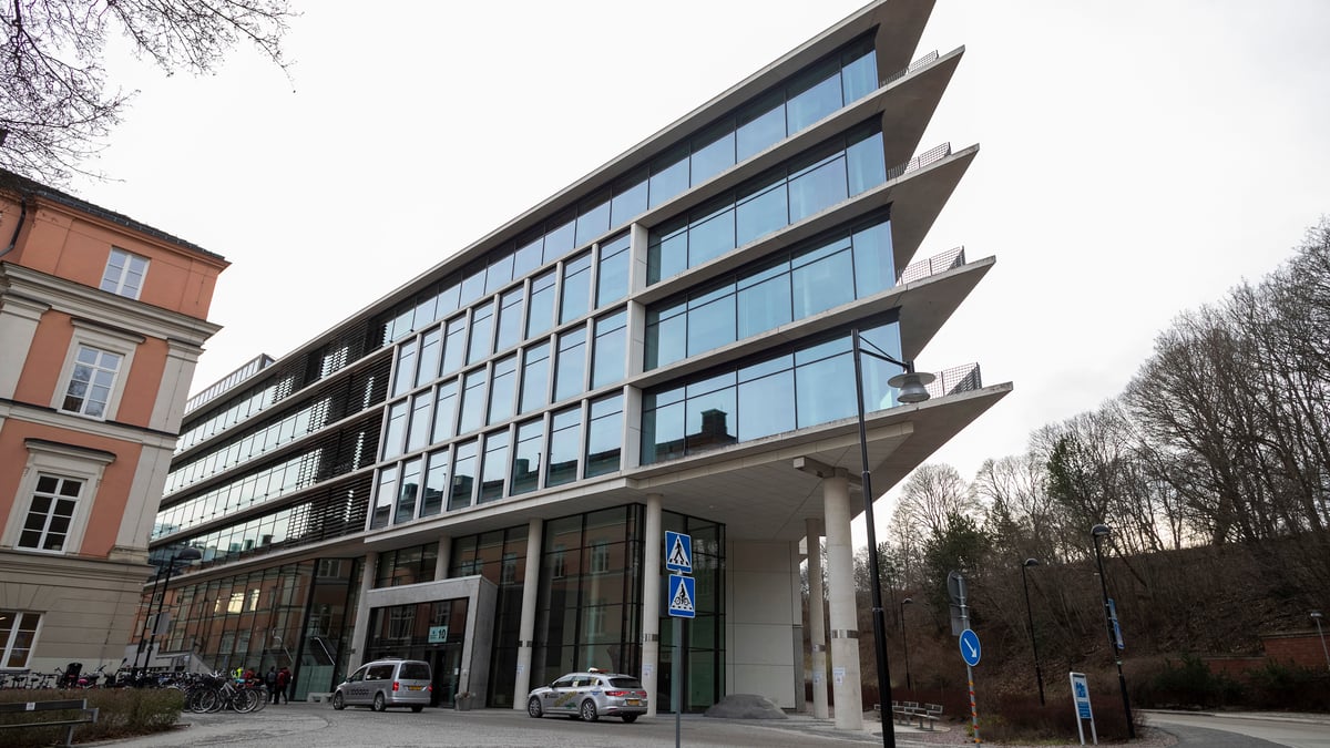 Läkare inom psykiatrin vid Akademiska sjukhuset ser kopplingar mellan psykos och autoimmuna tillstånd orsakade av coronavirus och manar till ökad medvetenhet.