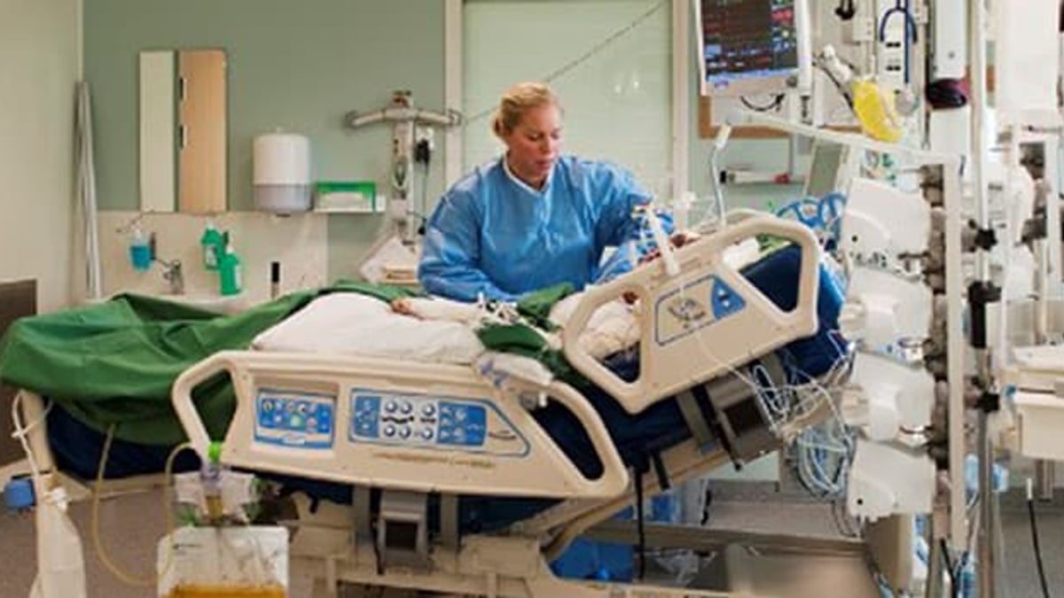 Som första sjukhus i Sverige har Akademiska fått tillstånd av Läkemedelsverket att odla fram hud för transplantation vid svåra brännskador.