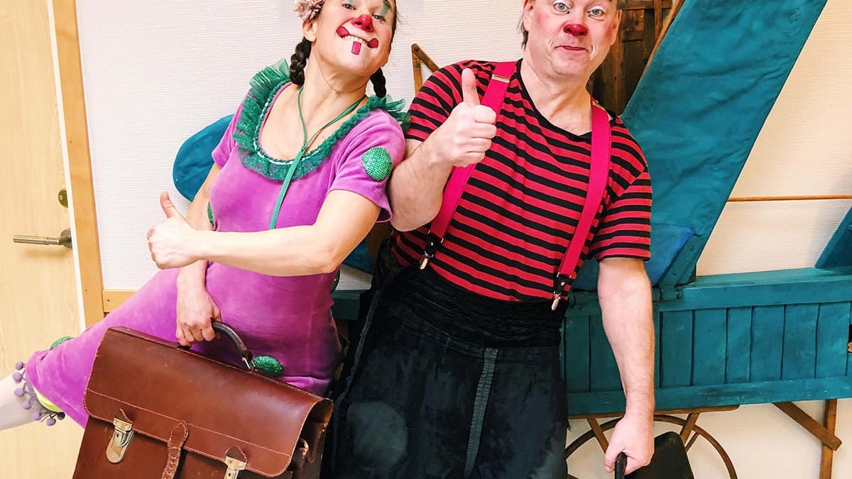 Sjukhusclowner, målarverkstad och leksaker i väntrum är några exempel på aktiviteter som Akademiska sjukhusets barnfond stödjer.