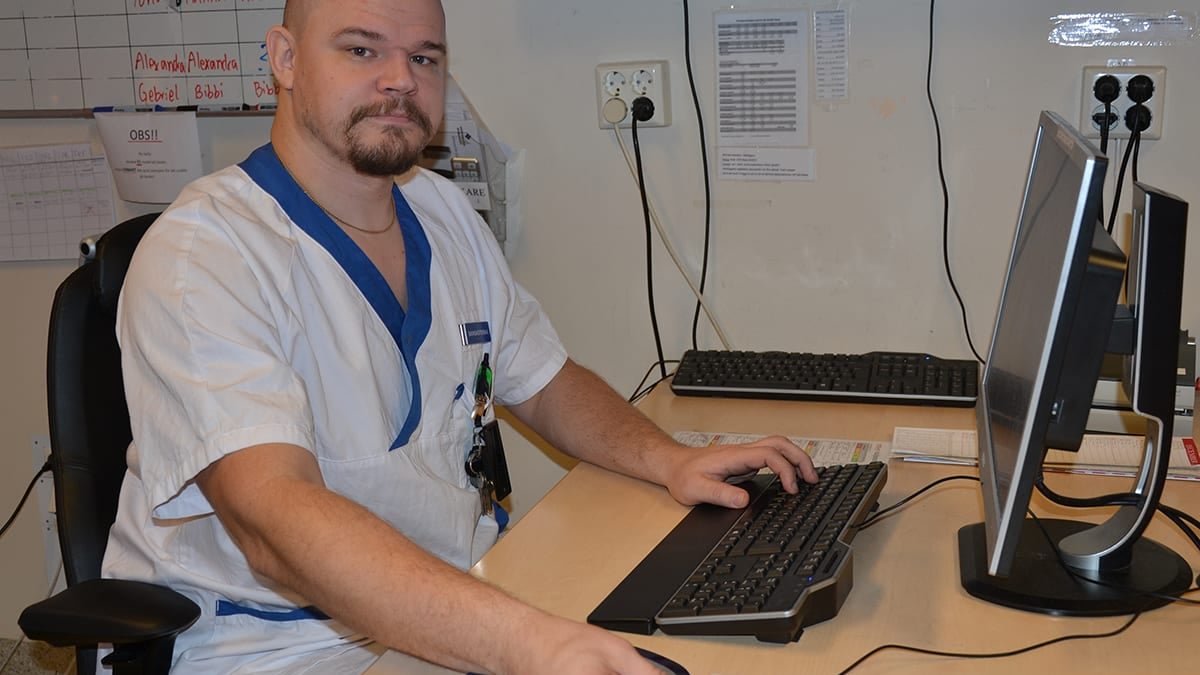 "Mitt jobb är effektivare när jag kommer åt informationen om patienten från valfri arbetsdator på ett snabbt sätt", säger Erik Jansson, sjuksköterska på Akademiska sjukhuset