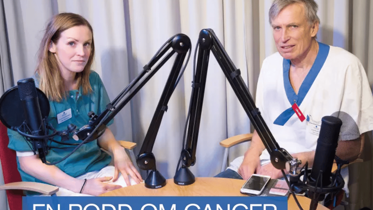 Programledaren Lotten Åsén Blomqvist tillsammans med överläkare Hans Hagberg.