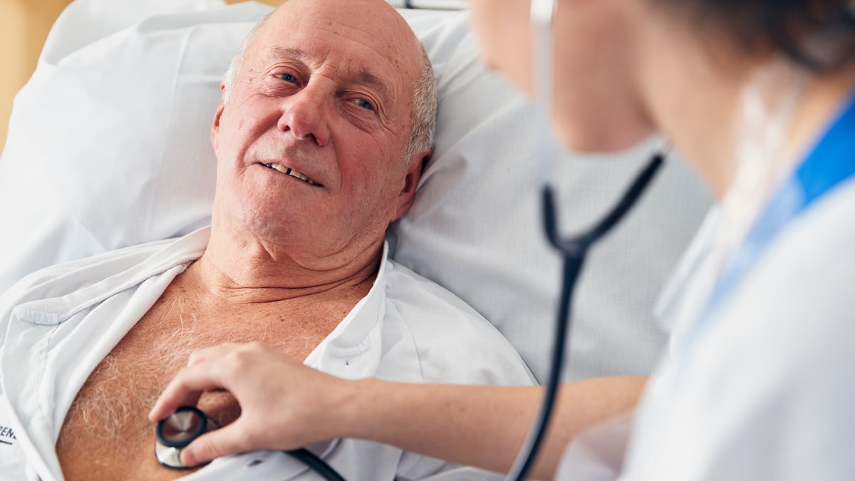 En ny palliativ mottagning har öppnats på Akademiska sjukhuset. Syftet är att fånga in personer som fått besked om svår obotlig sjukdom och ge dem rätt stöd, exempelvis symtomlindring och hjälp med planeringen av framtida vårdbehov. Foto: Johan Alp