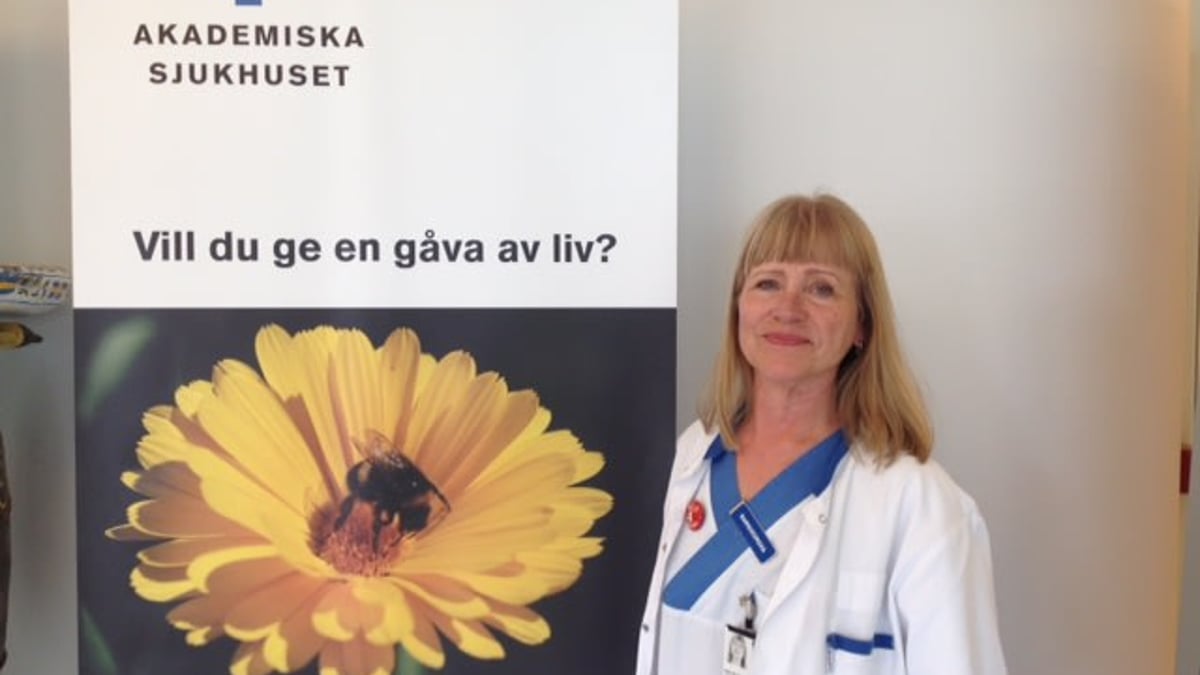 Reproduktionscentrum på Akademiska sjukhuset värvar donatorer i Gränby Centrum. På bilden syns barnmorskan Maj-Britt Nordström Granvik.