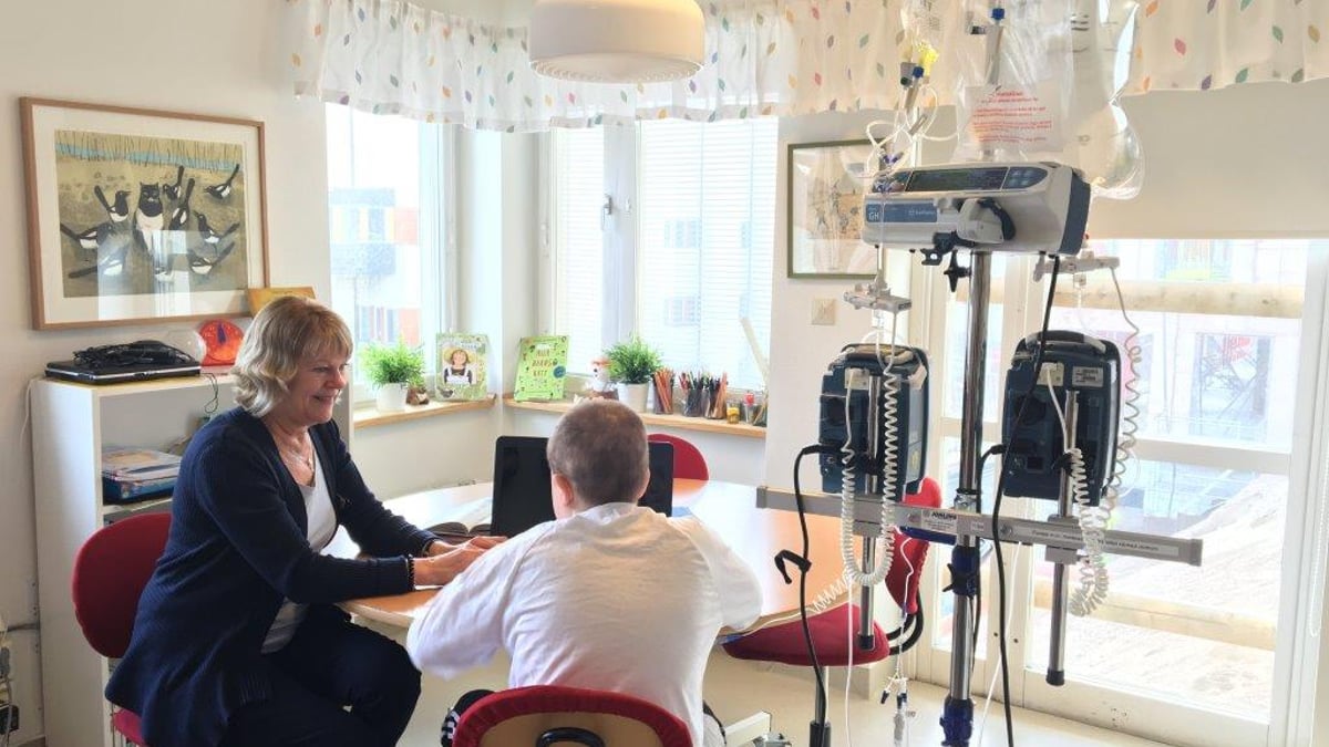 Drygt 500 barn får undervisning på Akademiska varje år via Sjukhusskolan.