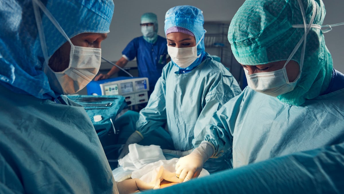 Den 14-16 september samlas läkare och sjuksköterskor inom anestesi och intensivvård till ett nationellt möte i Uppsala. Många högaktuella ämnen tas upp, bland annat skillnader mellan covid-19 och andra orsaker till andningssvikt; kunskap man fått under coronapandemin som lett till framsteg i behandlingen. Foto: Johan Alp