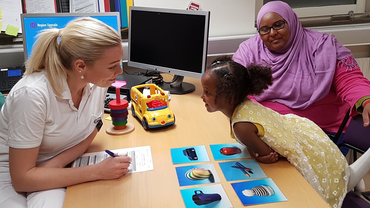 En ny forskningsstudie visar att språkscreening av flerspråkiga barn med fördel kan göras redan vid 2,5 års ålder, men då krävs en modifierad metod där hänsyn tas till både barnets modersmål och svenska. Fotograf: Maria Khaledian