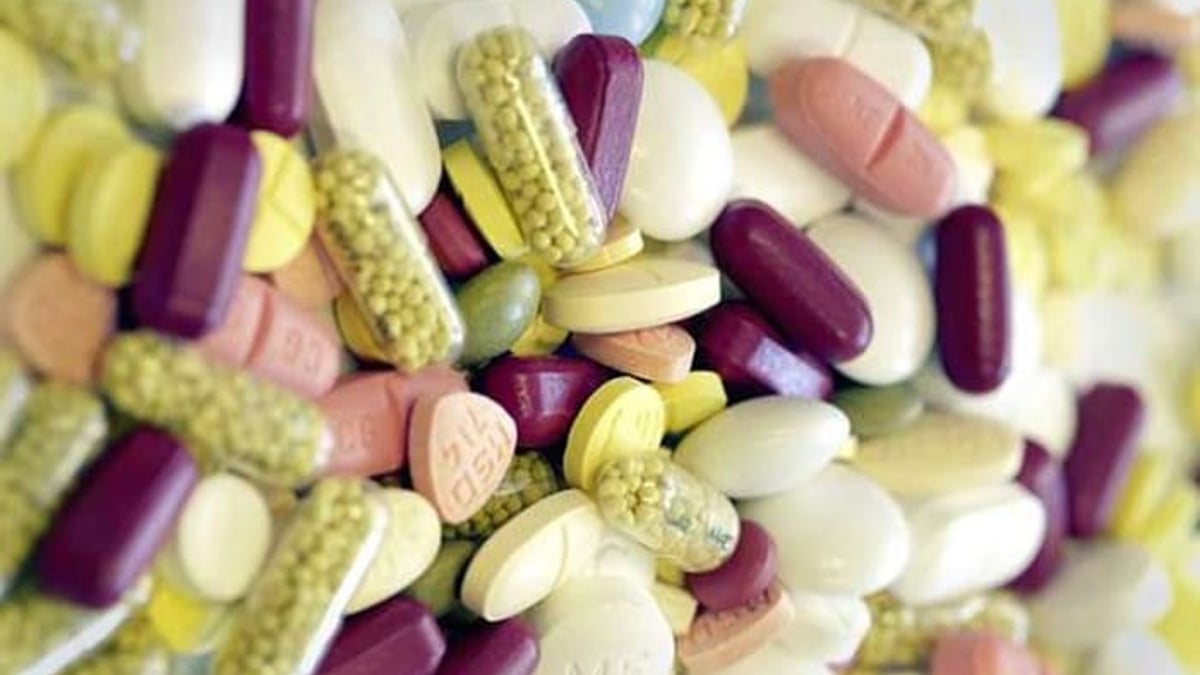 Läkemedelsbiverkningar kan förebyggas med bättre screening av patientjournaler, visar en rapport från Akademiska sjukhuset.