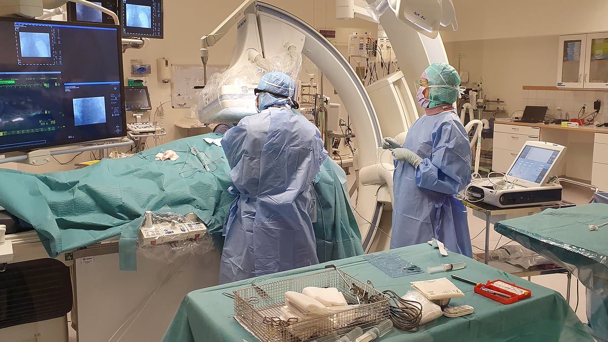 Allt fler personer med hjärtrytmrubbningar får pacemaker eller defibrillator inopererade, vilket leder till ett ökat behov av borttagande av elektroder vid infektioner eller vid när dosa och elektroder inte fungerar korrekt. Den 8 mars beslutade Nämnden för nationell högspecialiserad vård att Akademiska sjukhuset/Region Uppsala får nationellt ansvar för denna vård tillsammans med ytterligare tre sjukhus. Foto: privat