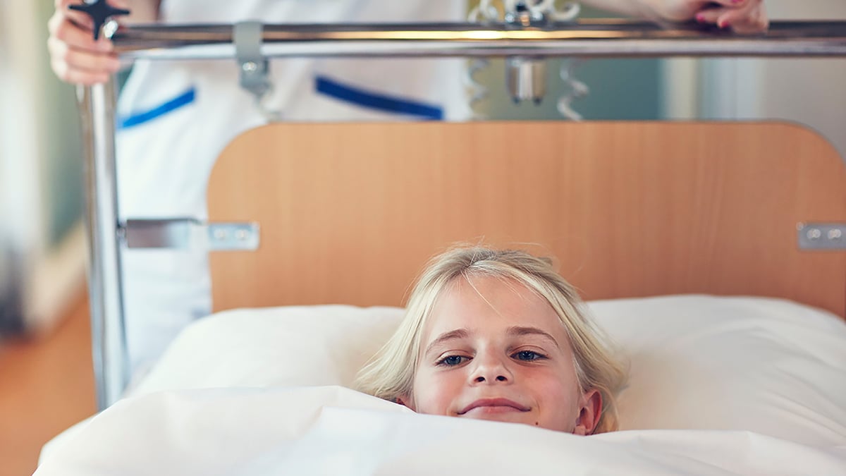 Det saknas kunskap om risken för barncancerpatienter att insjukna i covid-19 eller att drabbas av svår sjukdom. I en studie på Akademiska sjukhuset ska forskarna undersöka hur sjukdomen sprids bland barn med cancer, som fått noggranna instruktioner för smittskydd, samt hur deras sjukdomsförlopp ser ut.