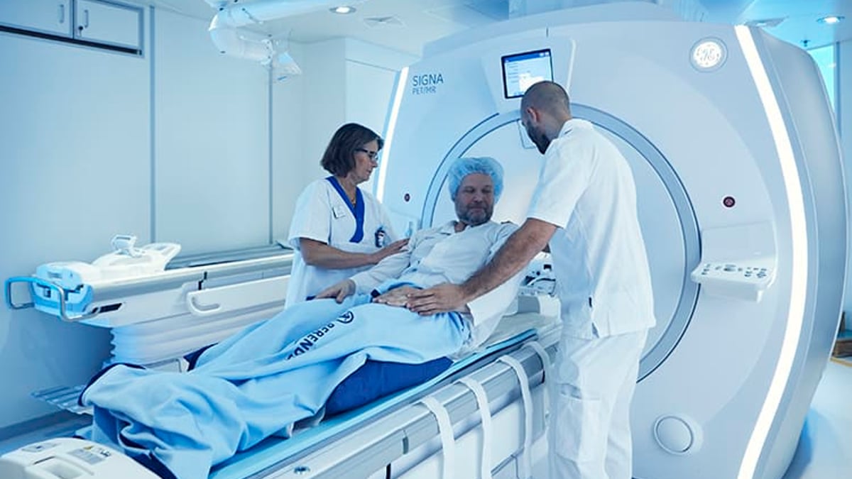 Hjärnavbildning blir allt vanligare för att fastställa demenssjukdom. MR med perfusionsmätning, då man mäter hjärnans blodgenomströmning, kan bli en alternativ metod till PET. Det visar forskning vid Akademiska sjukhuset.