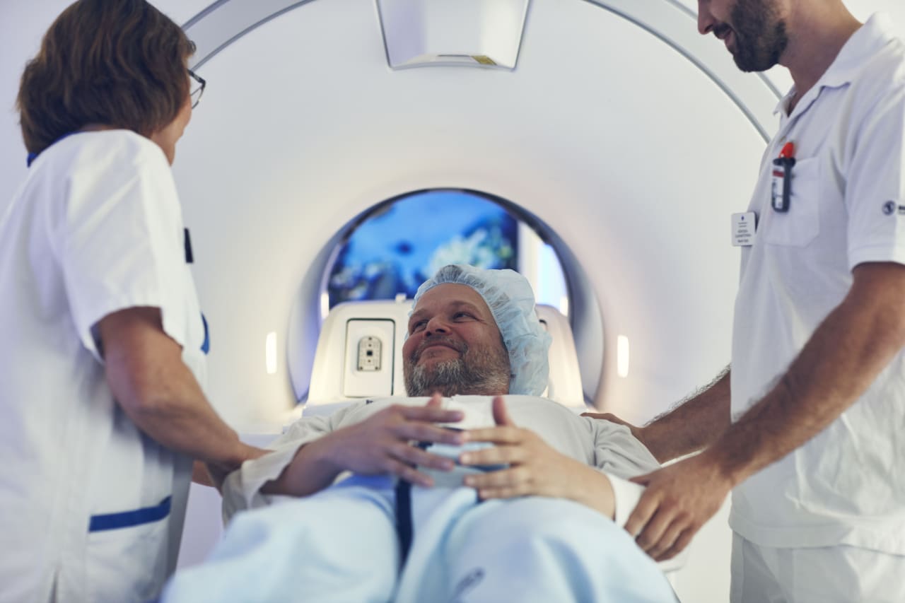 Säkra och smidiga datasystem, men också mötesplatser som uppmuntrar till lärande i vårdteamen behövs för att lyckas med kvalitetsförbättringar i vården. Det menar Morten Kildal, ansvarig för värdebaserad vård på Akademiska. Fotograf: Johan Alp