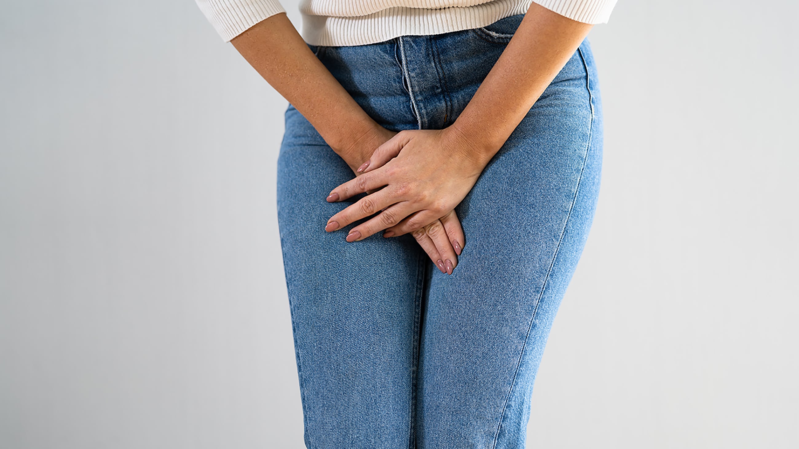 Urinläckage vid ansträngning är den vanligaste formen av inkontinens hos kvinnor. Nu kan fler Ivälja injektionsbehandling, där man stödjer urinröret med ”bulking agent”, en metod som tidigare främst erbjudits kvinnor som inte kan opereras.  Genrebild (Mostphotos)