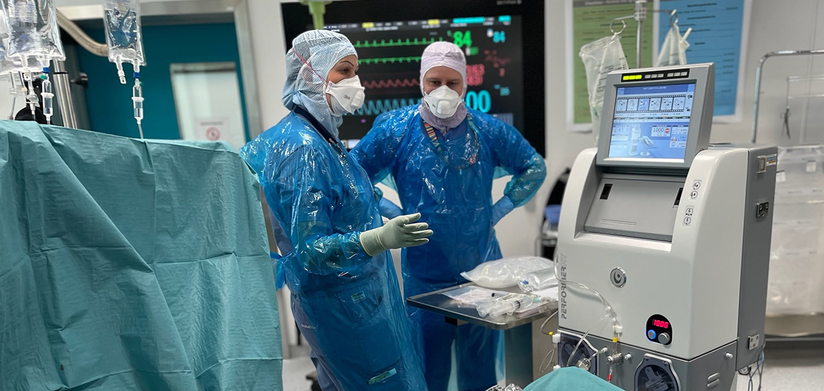 Kvinnokliniken på Akademiska sjukhuset är först i Sverige med varm cytostatika i buken, eller hyperterm intraperitoneal cytostatika, HIPEC, som behandling vid spridd äggstockscancer. Behandlingen utförs inom ramen för en internationell studie där man jämför överlevnaden efter enbart kirurgi som första behandling eller en kombination med HIPEC.