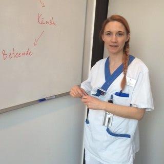 Akademiska erbjuder KBT-behandling i grupp för patienter med bipolärt syndrom. På bilden syns Linnea Molin, psykolog på affektiva behandlingsenheten.